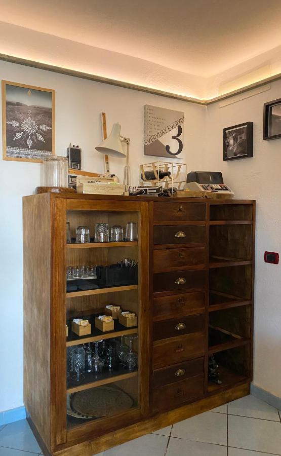 Black Market Hotel 3*